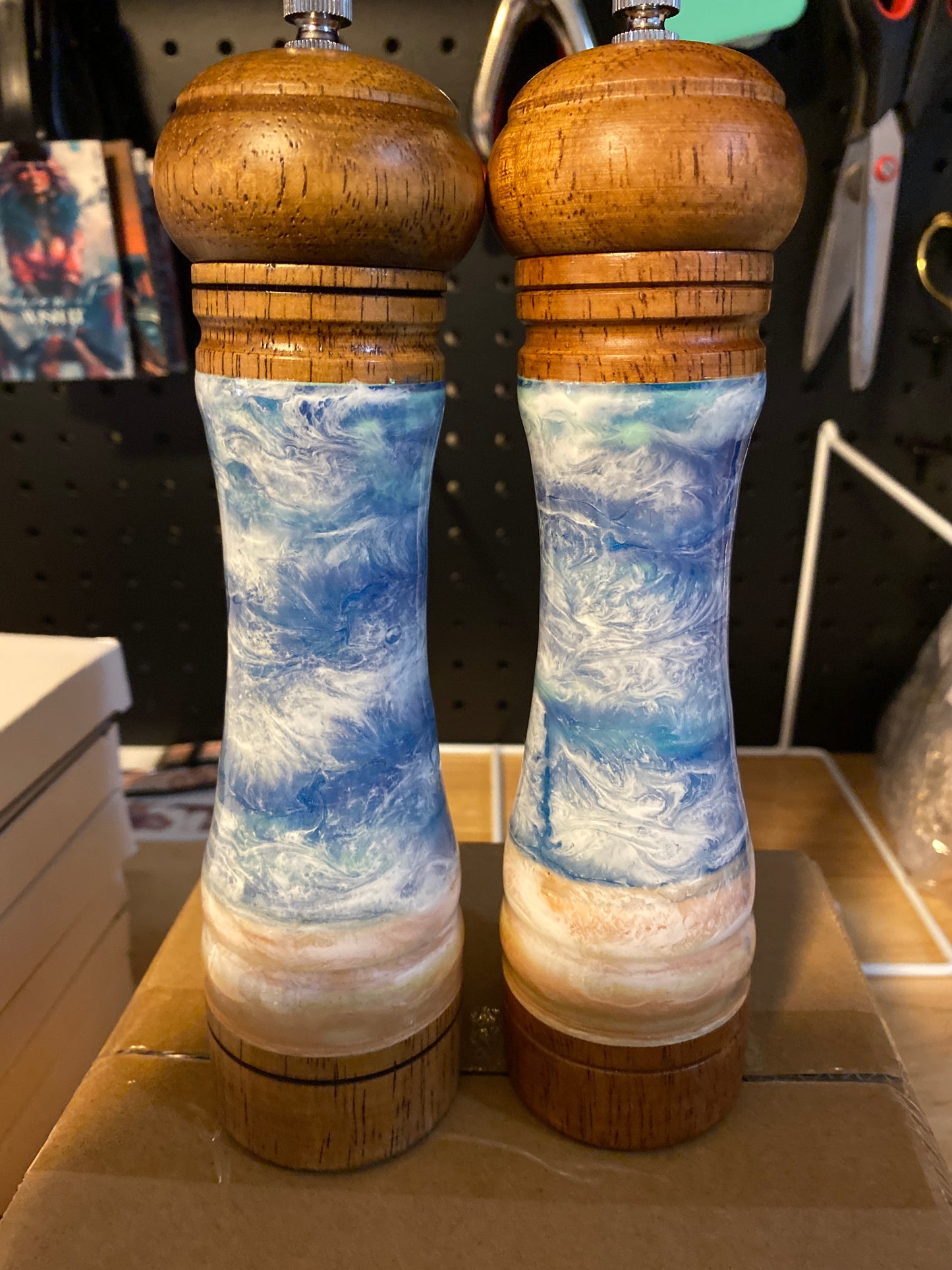 Salt and pepper Grinders 22cm tall (example pics only)